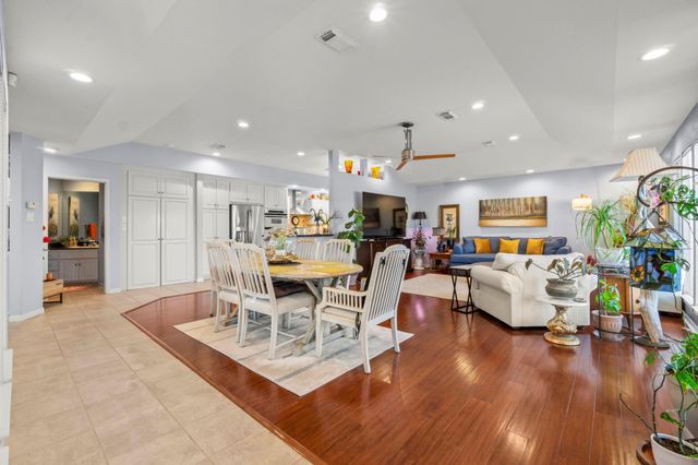 458 Mallard Point, Livingston, TX 77351