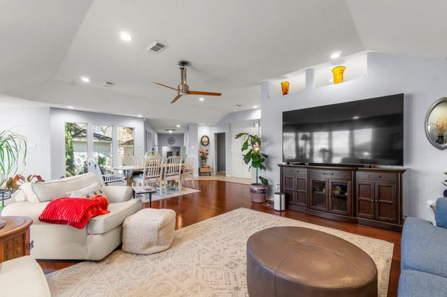 458 Mallard Point, Livingston, TX 77351