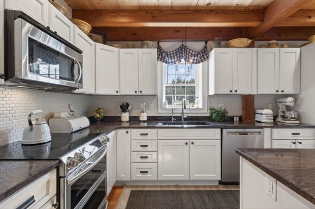 71 ODell Road, Sandown, NH 03873