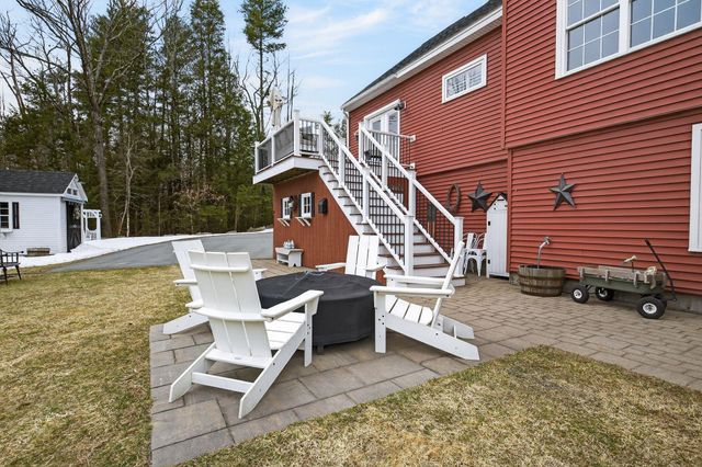71 ODell Road, Sandown, NH 03873