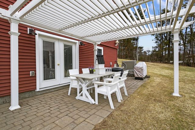 71 ODell Road, Sandown, NH 03873