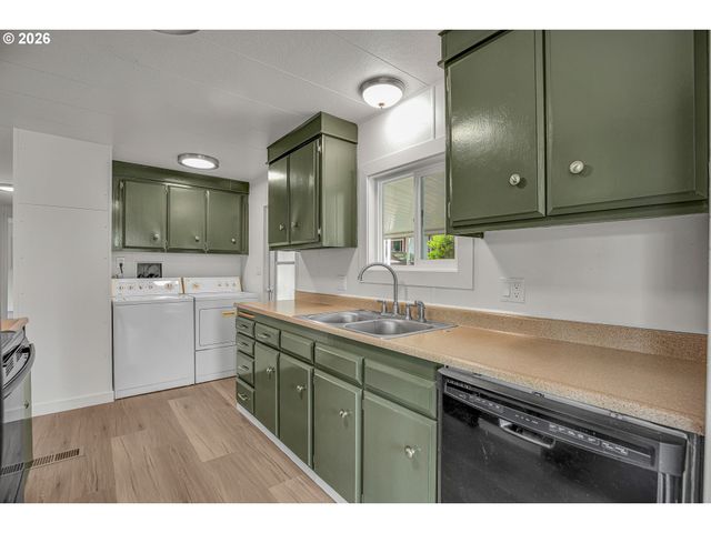 17240 Sw ELDORADO Dr, Portland, OR 97224