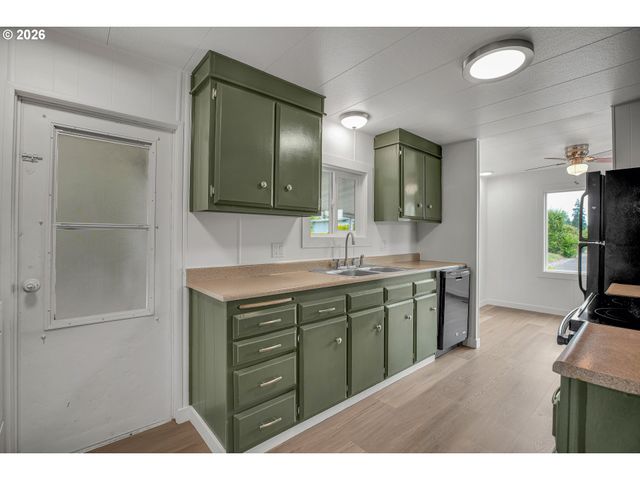 17240 Sw ELDORADO Dr, Portland, OR 97224