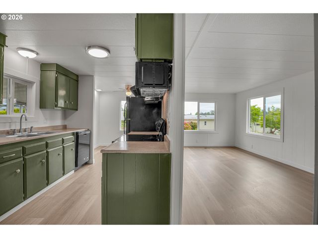 17240 Sw ELDORADO Dr, Portland, OR 97224