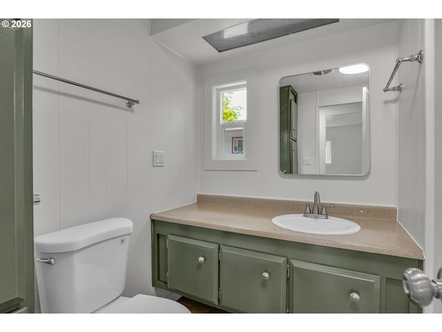 17240 Sw ELDORADO Dr, Portland, OR 97224