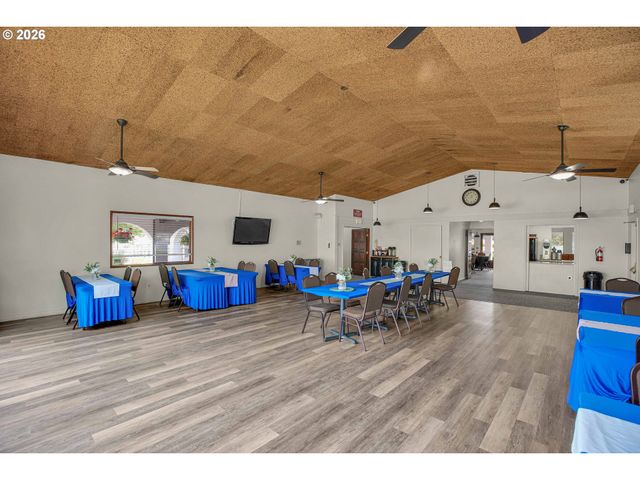 17240 Sw ELDORADO Dr, Portland, OR 97224