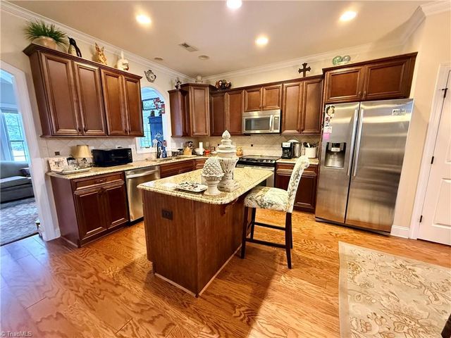 5416 Ggo Drive, Greensboro, NC 27406