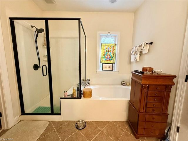 5416 Ggo Drive, Greensboro, NC 27406