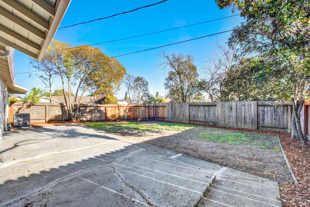 407 Acacia St, Fairfield, CA 94533