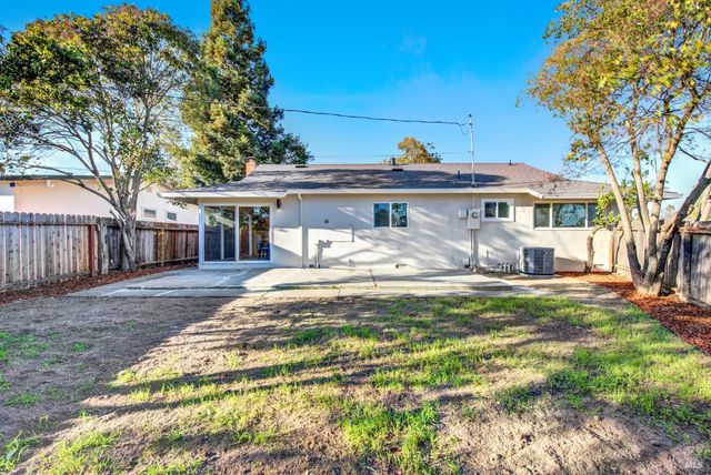 407 Acacia St, Fairfield, CA 94533