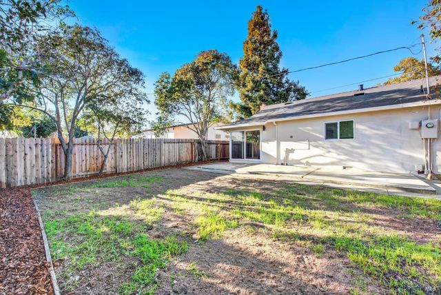 407 Acacia St, Fairfield, CA 94533