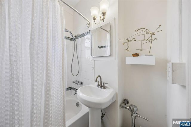 363-377 Mt Prospect Avenue 6DW, Newark, NJ 07104