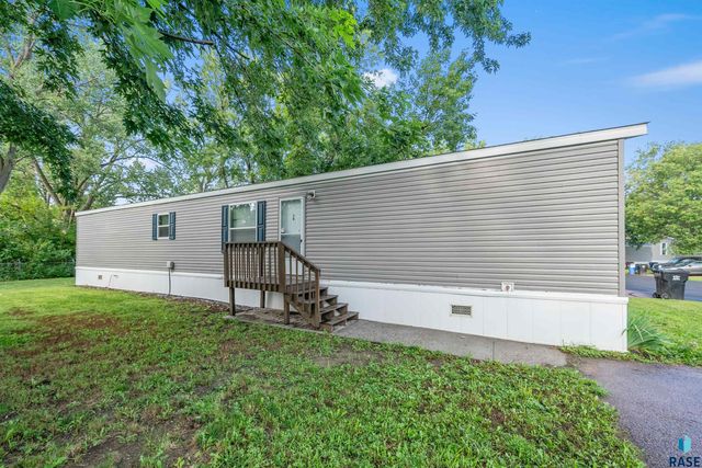 5005 W Alpha Pl Place, Sioux Falls, SD 57106