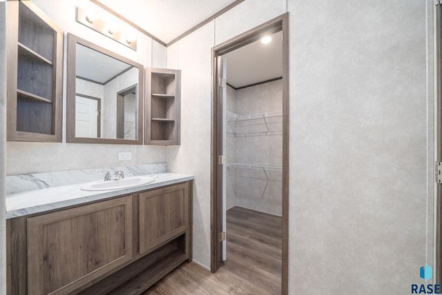 5005 W Alpha Pl Place, Sioux Falls, SD 57106