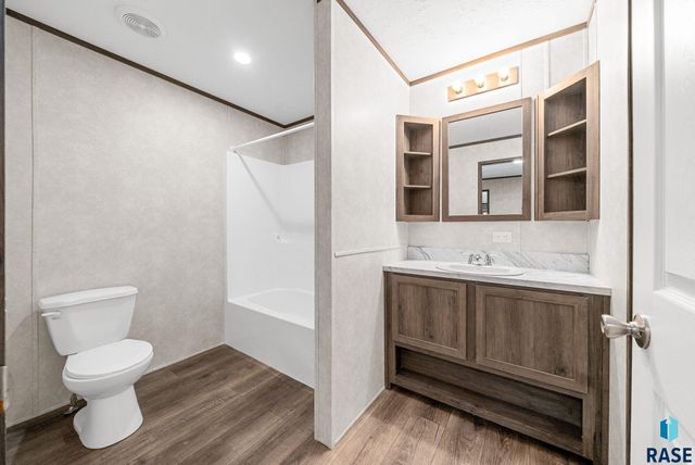 5005 W Alpha Pl Place, Sioux Falls, SD 57106