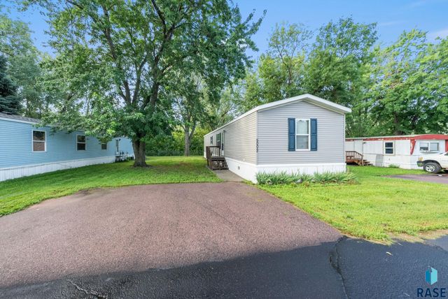 5005 W Alpha Pl Place, Sioux Falls, SD 57106