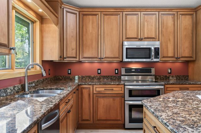523 Wildwood Avenue, Saint Paul, MN 55110