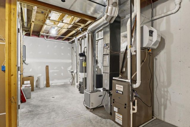 15 Rose Quartz Way, Fitchburg, WI 53711