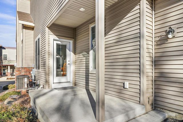 15 Rose Quartz Way, Fitchburg, WI 53711