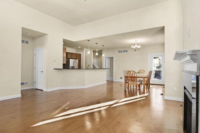 15 Rose Quartz Way, Fitchburg, WI 53711