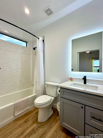 1946 Rhinestone, Canyon Lake, TX 78133