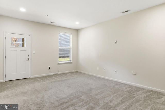7255 MARTIN FARM CIR, Baltimore, MD 21237