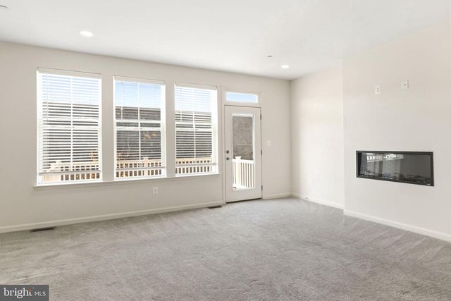 7255 MARTIN FARM CIR, Baltimore, MD 21237