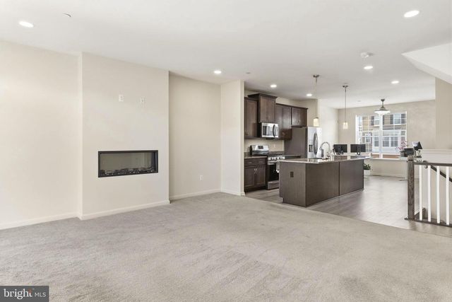 7255 MARTIN FARM CIR, Baltimore, MD 21237