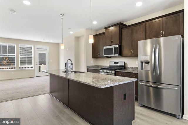 7255 MARTIN FARM CIR, Baltimore, MD 21237