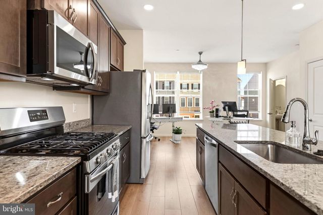 7255 MARTIN FARM CIR, Baltimore, MD 21237