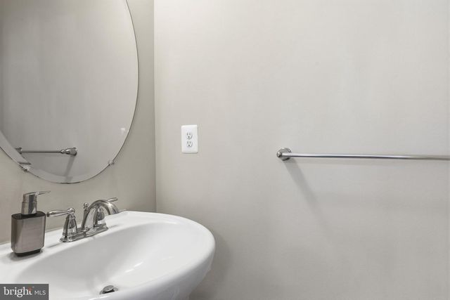 7255 MARTIN FARM CIR, Baltimore, MD 21237