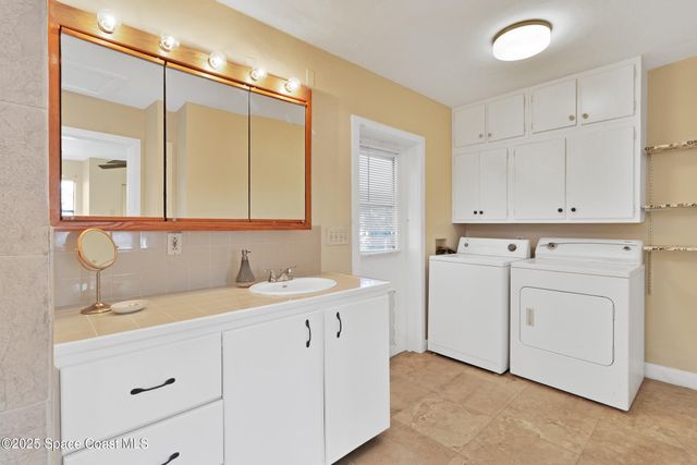 3949 Canal Drive, Sebastian, FL 32976