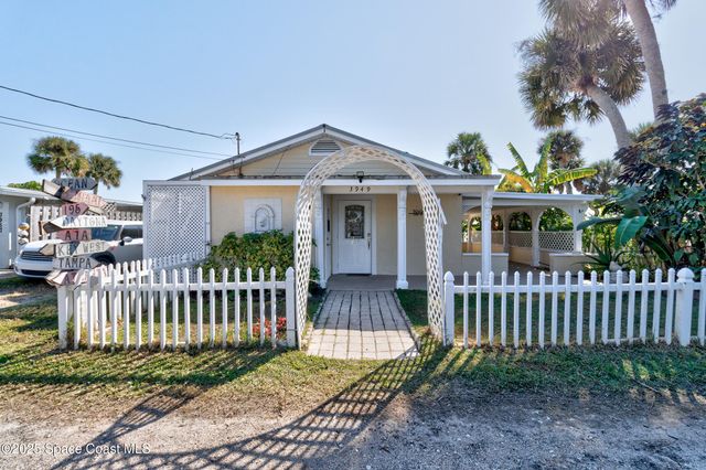 3949 Canal Drive, Sebastian, FL 32976