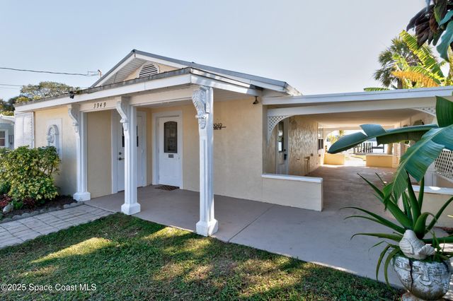 3949 Canal Drive, Sebastian, FL 32976