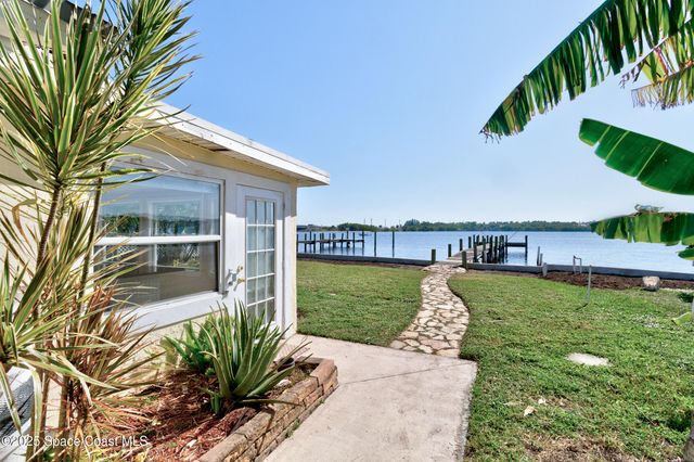3949 Canal Drive, Sebastian, FL 32976