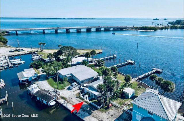 3949 Canal Drive, Sebastian, FL 32976
