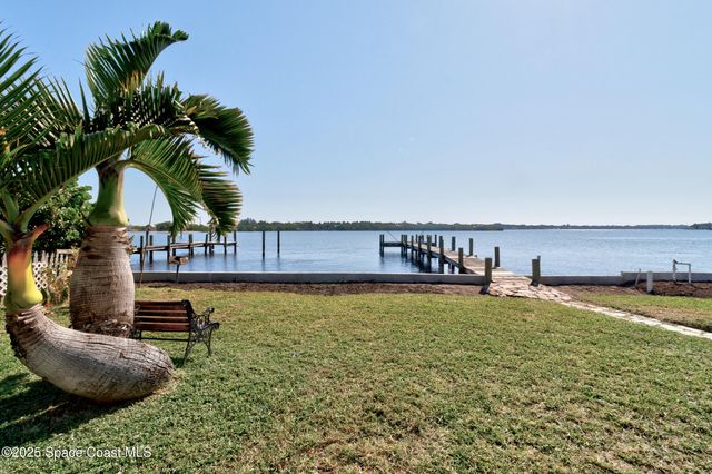 3949 Canal Drive, Sebastian, FL 32976