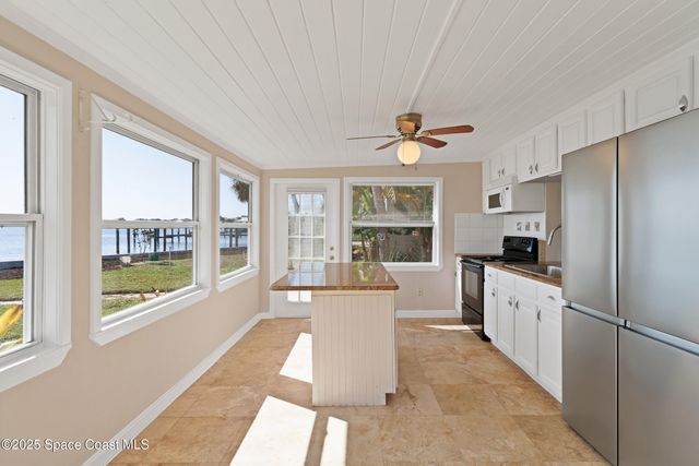 3949 Canal Drive, Sebastian, FL 32976