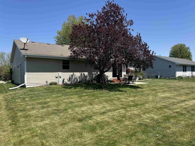 3718 Labrador Drive, Janesville, WI 53546