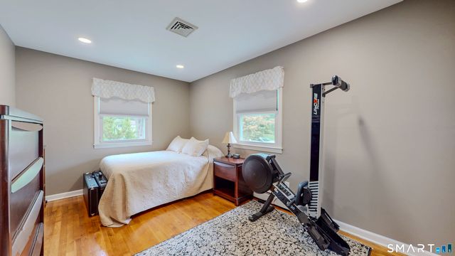 22 Oriole Drive, Norwalk, CT 06851