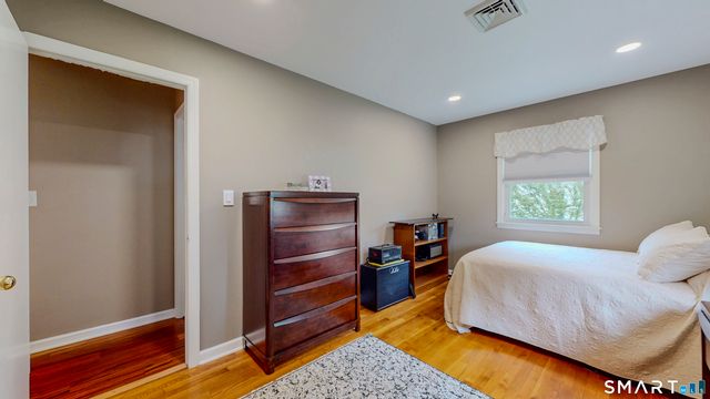 22 Oriole Drive, Norwalk, CT 06851