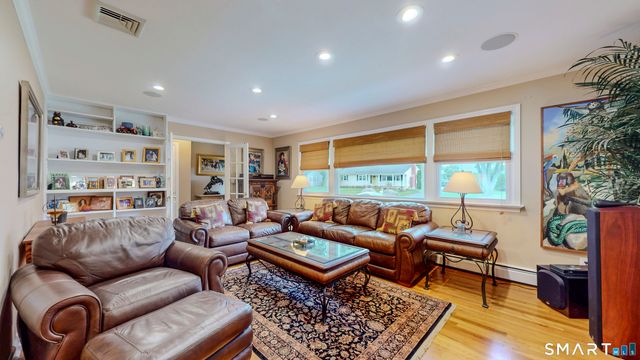 22 Oriole Drive, Norwalk, CT 06851