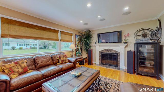 22 Oriole Drive, Norwalk, CT 06851