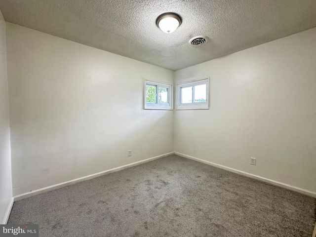105 N GOVERNORS BLVD, Dover, DE 19901