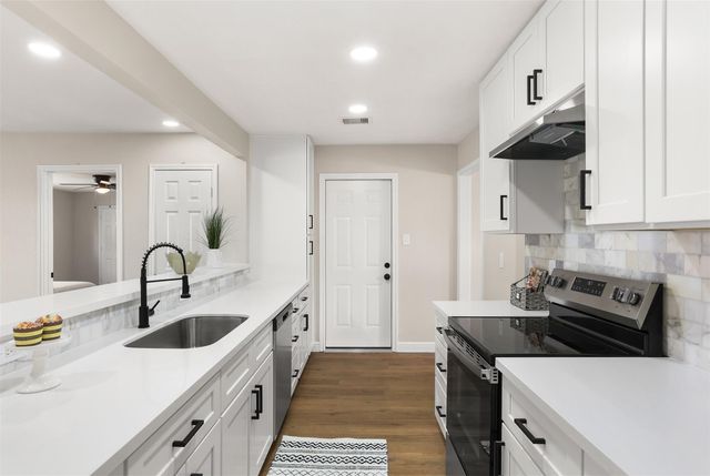 9002 San Jose Avenue, Texas City, TX 77591