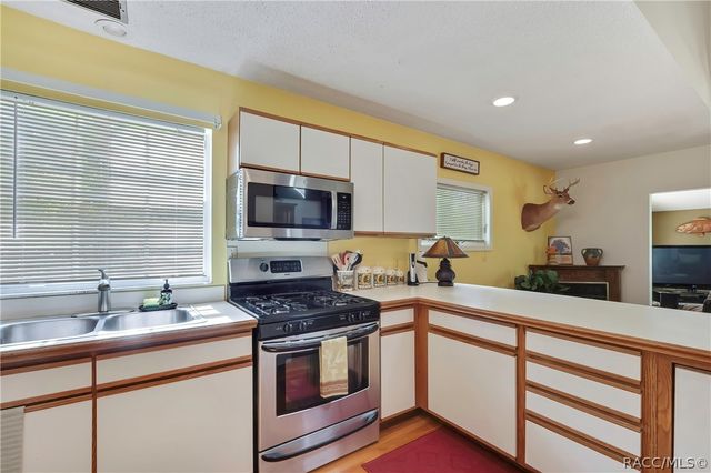 9160 W Kingston Drive, Homosassa, FL 34448