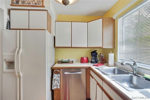 9160 W Kingston Drive, Homosassa, FL 34448