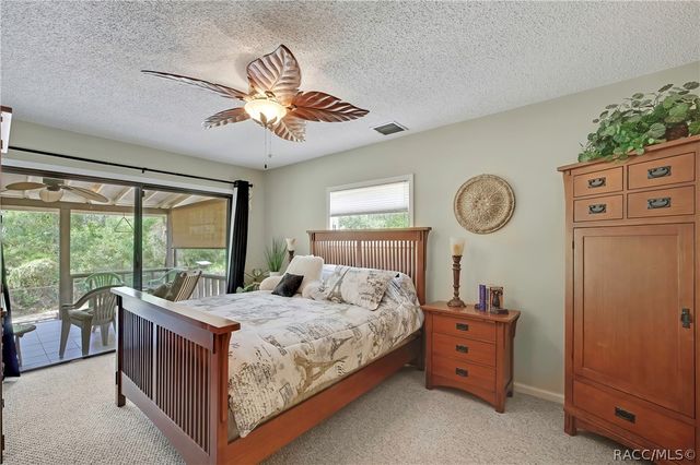 9160 W Kingston Drive, Homosassa, FL 34448