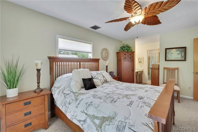 9160 W Kingston Drive, Homosassa, FL 34448