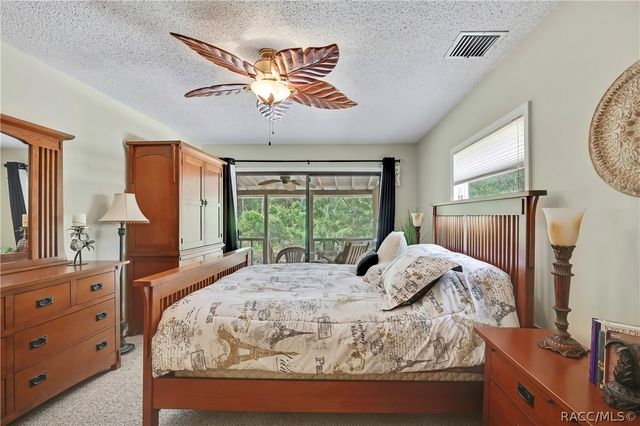 9160 W Kingston Drive, Homosassa, FL 34448